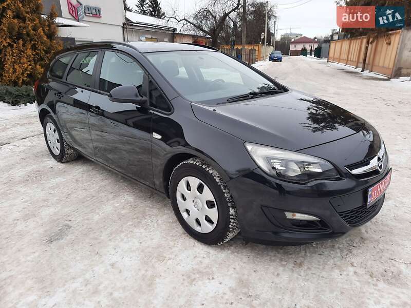 Універсал Opel Astra 2013 в Рівному