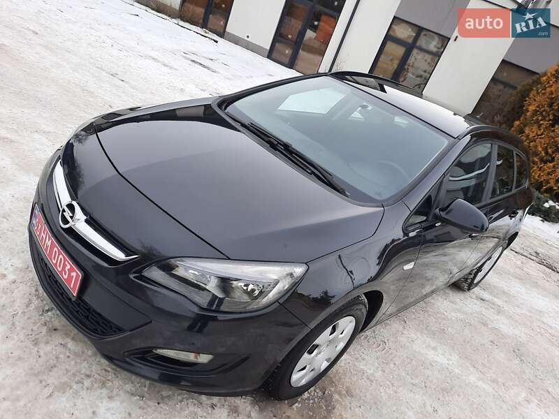 Універсал Opel Astra 2013 в Рівному