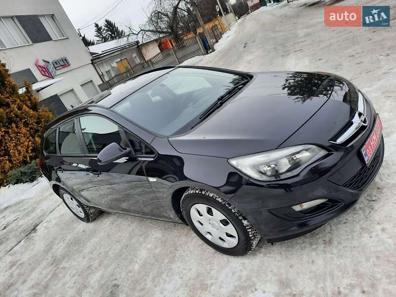 Універсал Opel Astra 2013 в Рівному