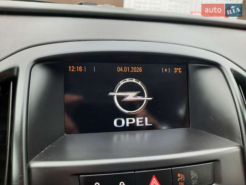 Універсал Opel Astra 2013 в Рівному