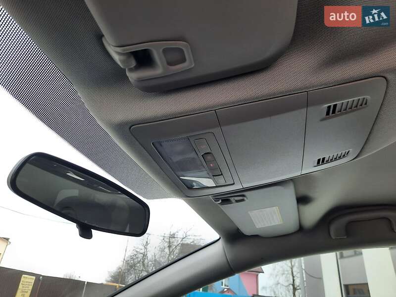 Універсал Opel Astra 2013 в Рівному