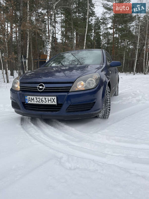 Хэтчбек Opel Astra 2004 в Радомышле фото Хэтчбек Opel Astra 2004 в Радомышле