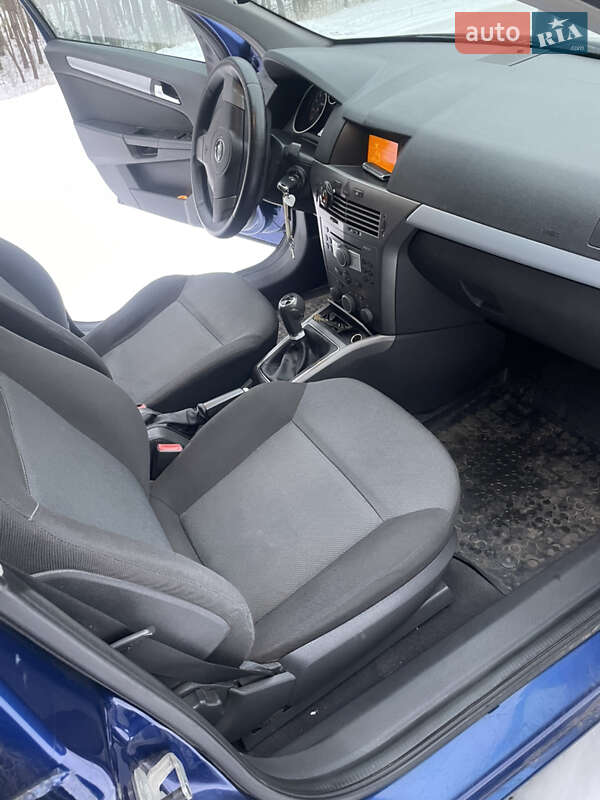 Хэтчбек Opel Astra 2004 в Радомышле фото 10 Хэтчбек Opel Astra 2004 в Радомышле