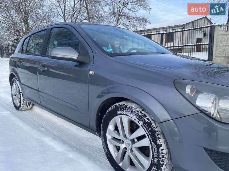 Хэтчбек Opel Astra 2007 в Тальном