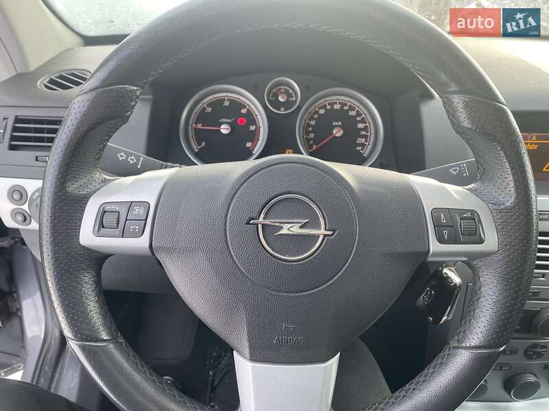 Хэтчбек Opel Astra 2007 в Тальном