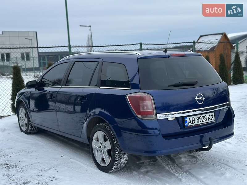 Универсал Opel Astra 2010 в Виннице