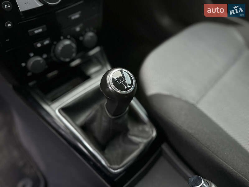 Универсал Opel Astra 2010 в Виннице