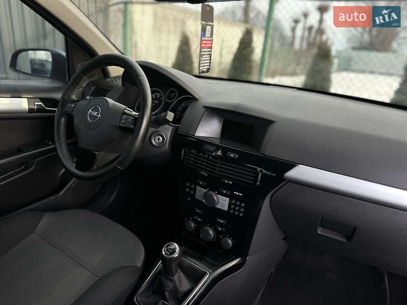 Универсал Opel Astra 2010 в Виннице