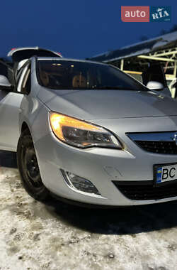 Универсал Opel Astra 2011 в Яворове