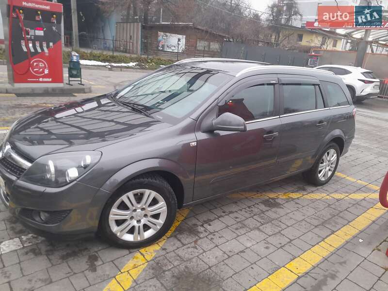 Opel Astra 2010