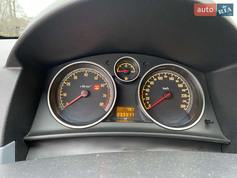 Універсал Opel Astra 2006 в Радомишлі