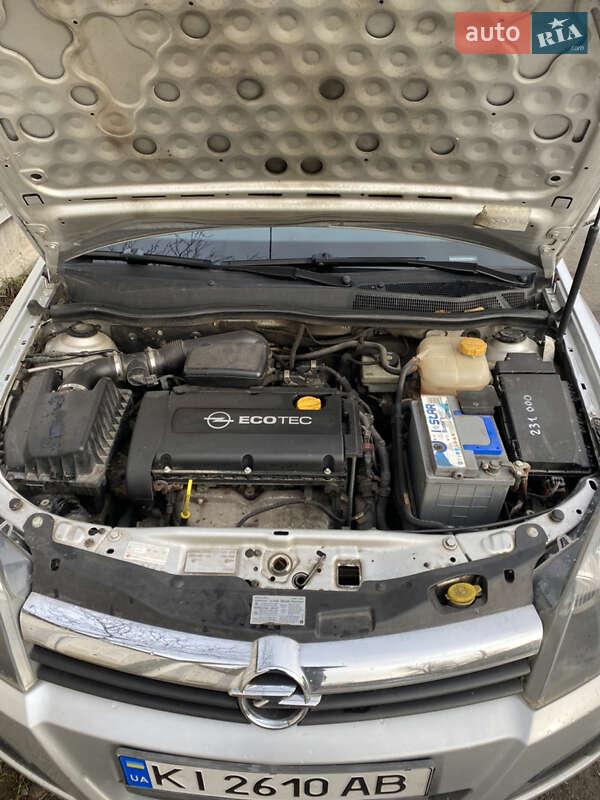 Універсал Opel Astra 2006 в Радомишлі