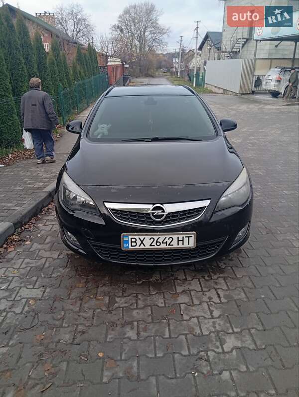Универсал Opel Astra 2011 в Красилове