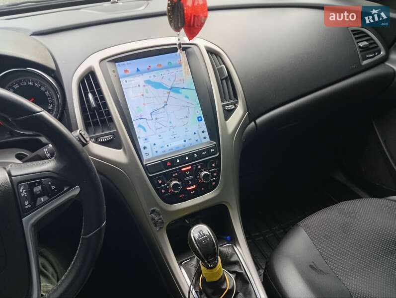 Универсал Opel Astra 2011 в Красилове