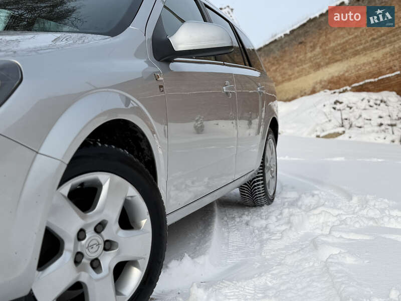 Універсал Opel Astra 2010 в Вишнівці