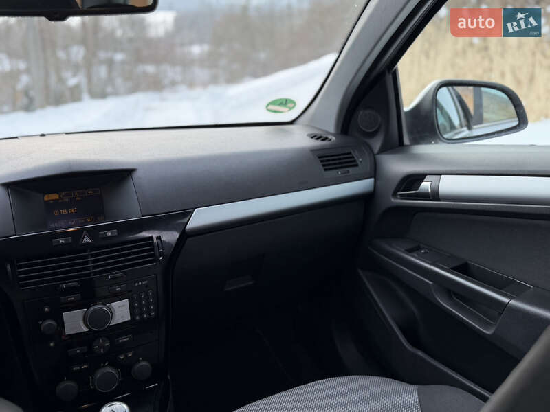 Універсал Opel Astra 2010 в Вишнівці