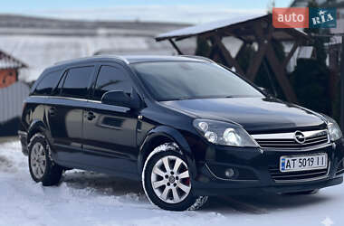 Універсал Opel Astra 2010 в Коломиї