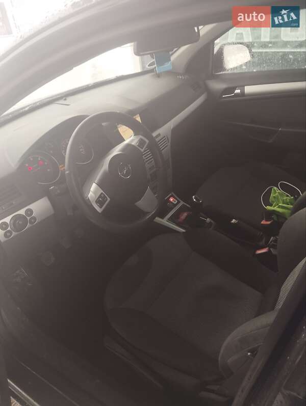 Универсал Opel Astra 2009 в Ровно