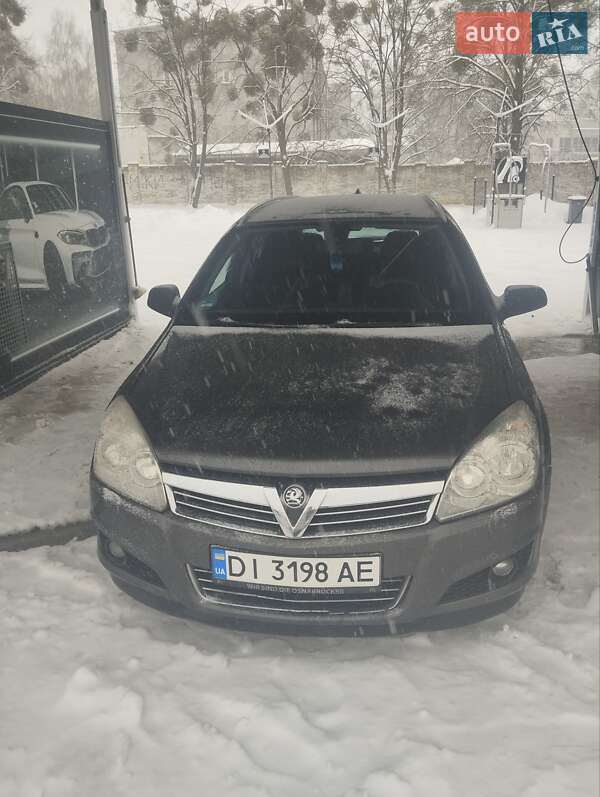 Универсал Opel Astra 2009 в Ровно