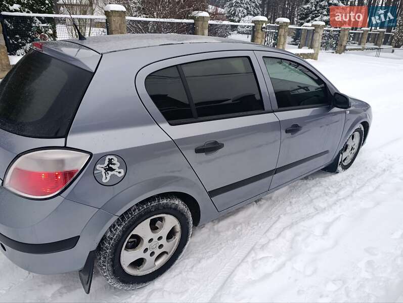 Хэтчбек Opel Astra 2004 в Львове