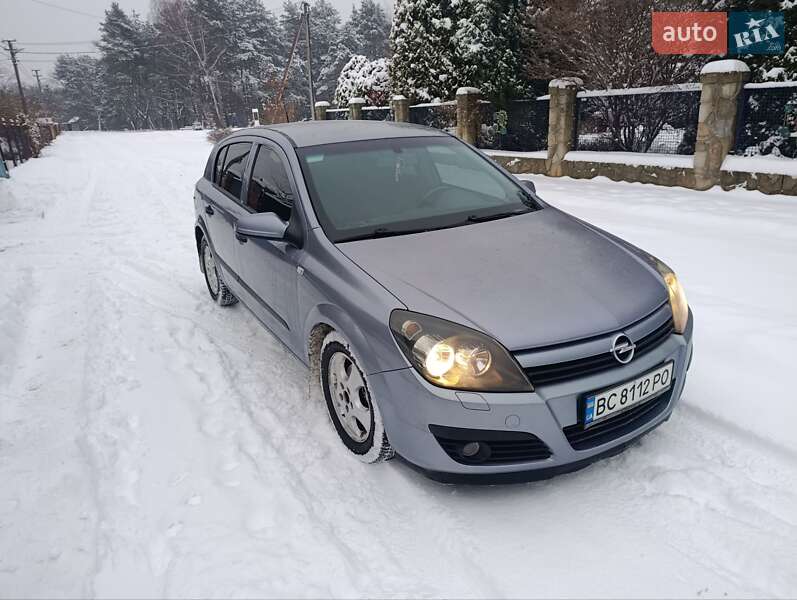 Хэтчбек Opel Astra 2004 в Львове