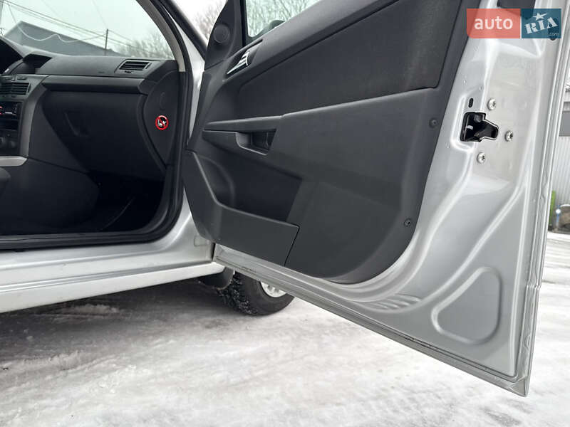 Хэтчбек Opel Astra 2004 в Виннице фото 46 Хэтчбек Opel Astra 2004 в Виннице