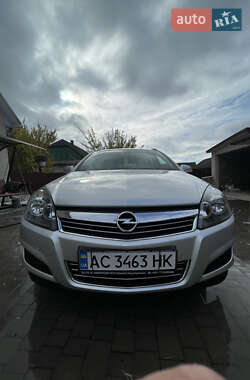 Универсал Opel Astra 2010 в Шацке
