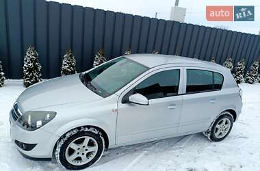 Хэтчбек Opel Astra 2008 в Помошной
