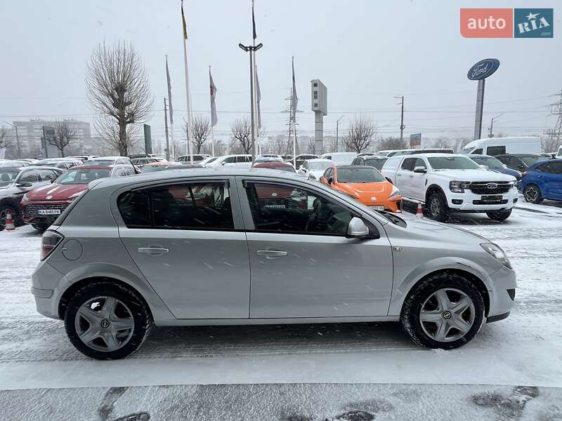 Хэтчбек Opel Astra 2012 в Киеве фото 5 Хэтчбек Opel Astra 2012 в Киеве