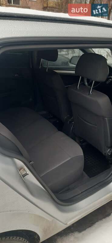 Универсал Opel Astra 2010 в Умани