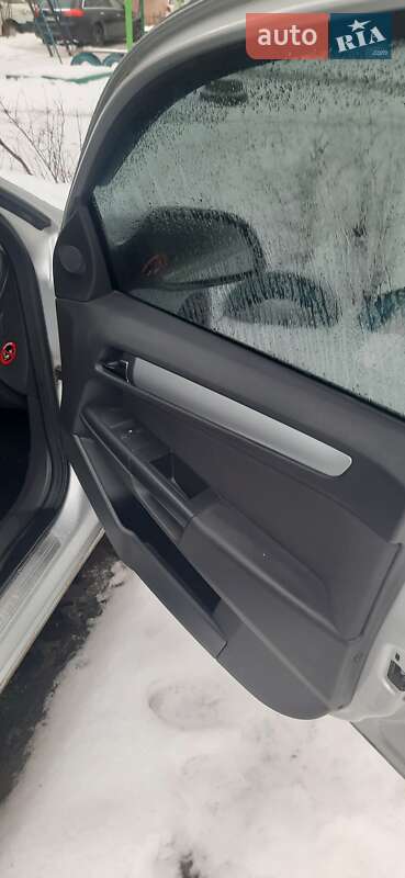 Универсал Opel Astra 2010 в Умани