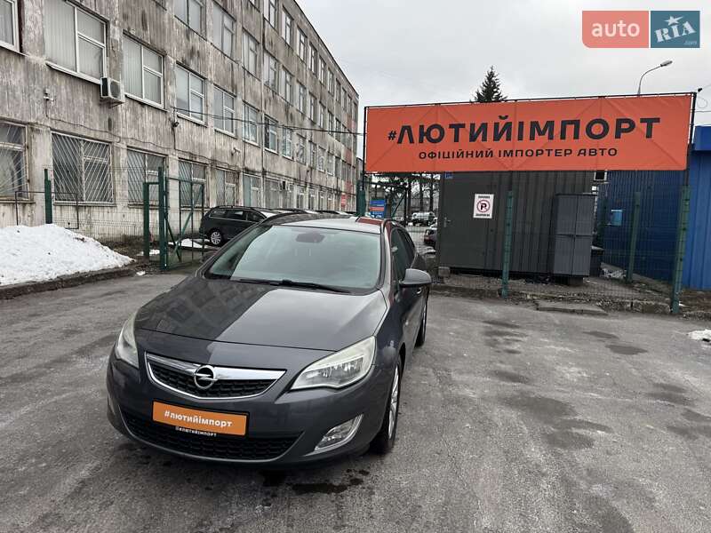 Универсал Opel Astra 2011 в Сумах