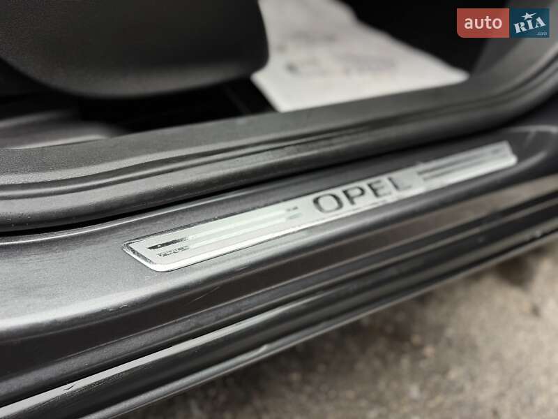 Универсал Opel Astra 2011 в Сумах