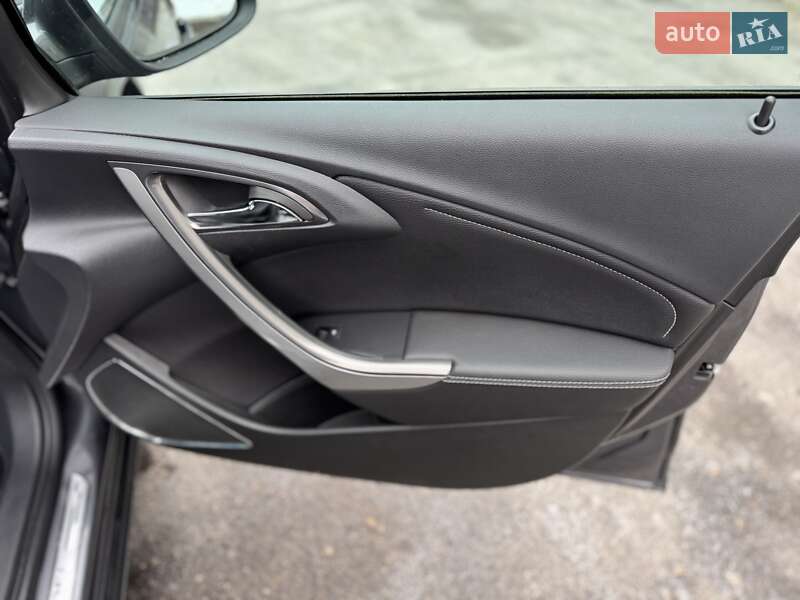 Универсал Opel Astra 2011 в Сумах