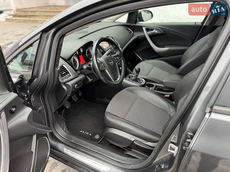 Универсал Opel Astra 2011 в Сумах