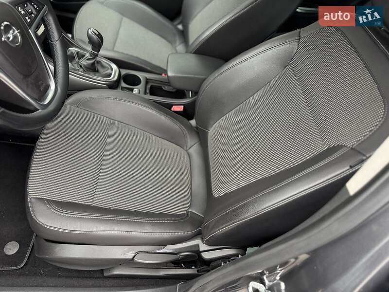 Универсал Opel Astra 2011 в Сумах