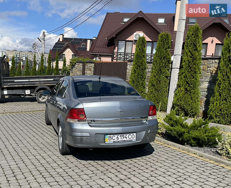 Седан Opel Astra 2012 в Львове фото 3 Седан Opel Astra 2012 в Львове