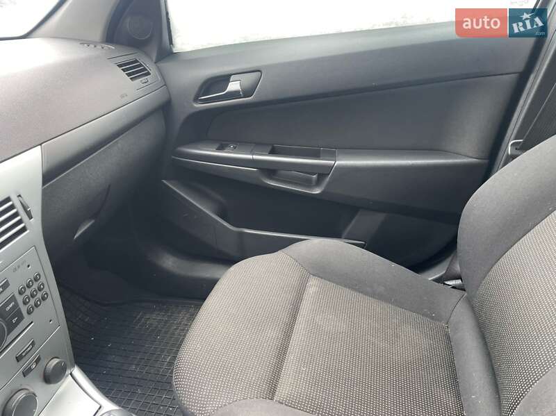 Седан Opel Astra 2012 в Львове фото 7 Седан Opel Astra 2012 в Львове