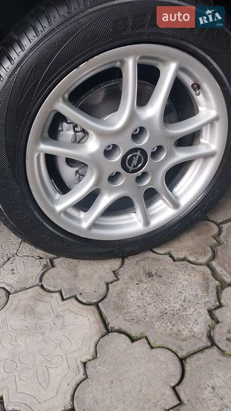 Хэтчбек Opel Astra 2011 в Ужгороде