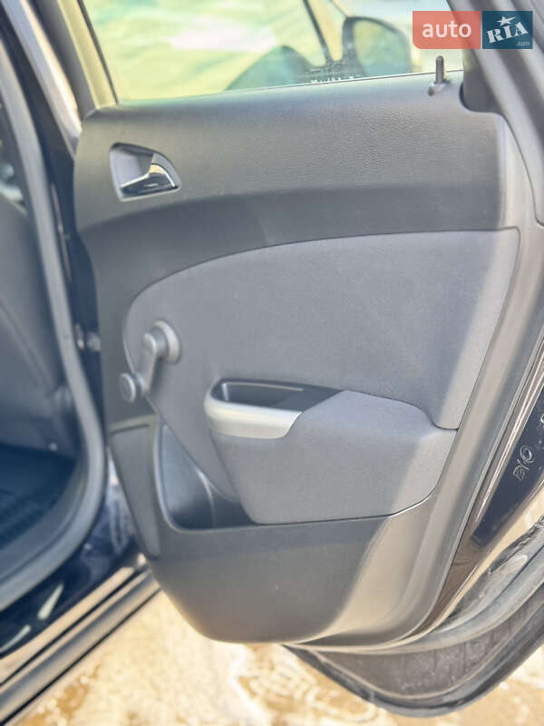 Хэтчбек Opel Astra 2010 в Великой Багачке