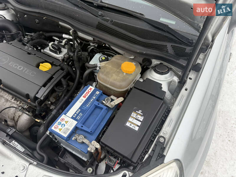 Универсал Opel Astra 2010 в Калуше