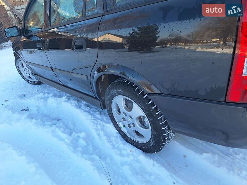 Универсал Opel Astra 2001 в Черновцах