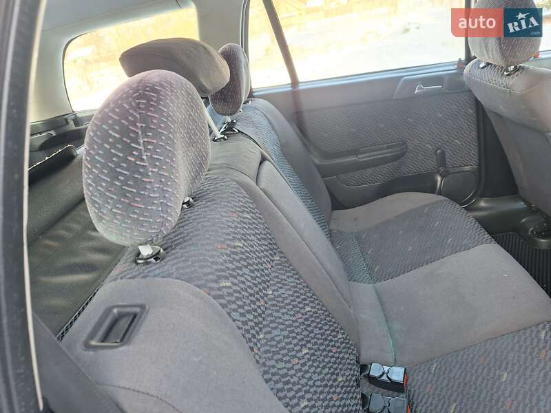 Универсал Opel Astra 2001 в Черновцах