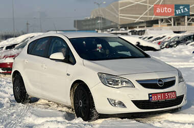 Хэтчбек Opel Astra 2012 в Львове