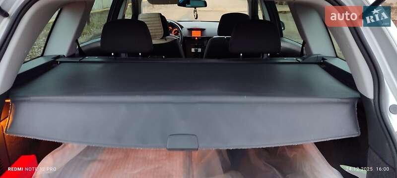 Универсал Opel Astra 2010 в Первомайске