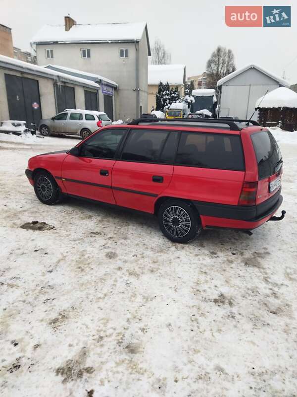 Универсал Opel Astra 1996 в Тернополе