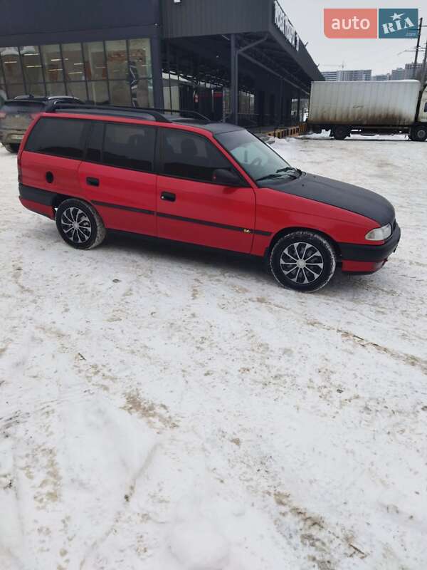 Универсал Opel Astra 1996 в Тернополе