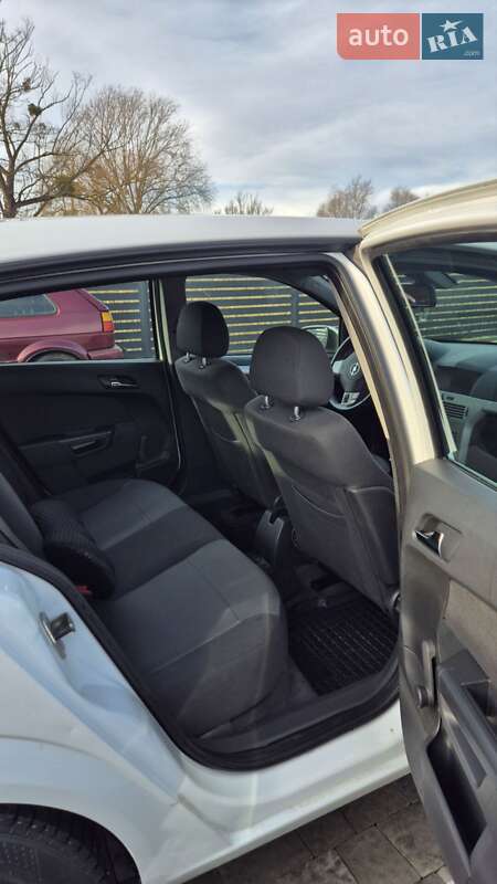 Хэтчбек Opel Astra 2009 в Каменке-Бугской фото 12 Хэтчбек Opel Astra 2009 в Каменке-Бугской