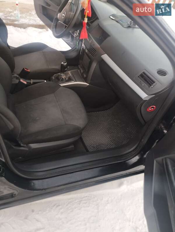 Универсал Opel Astra 2006 в Ивано-Франковске