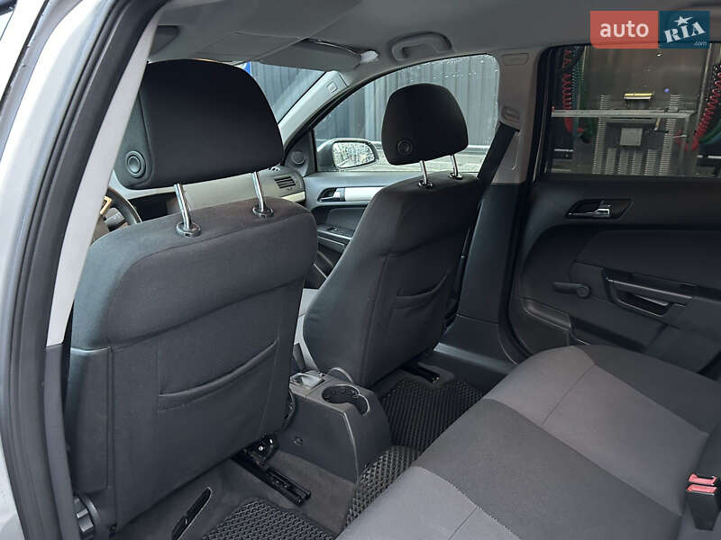 Хэтчбек Opel Astra 2007 в Тячеве фото 7 Хэтчбек Opel Astra 2007 в Тячеве